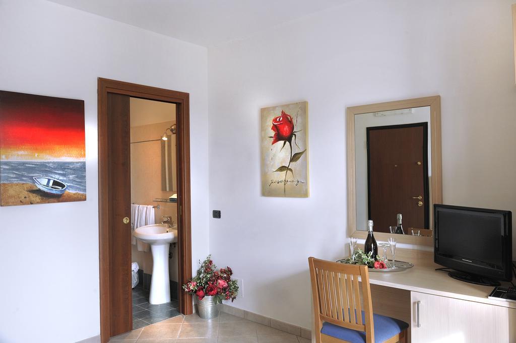 Hotel La Quercia Valmontone Eksteriør billede